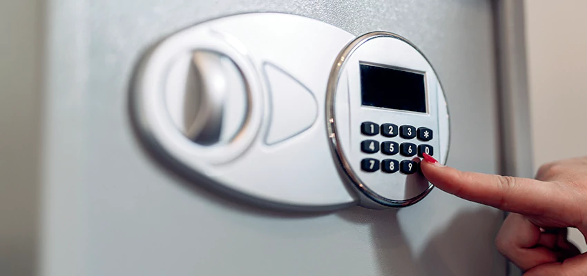 Jewelry Safe Cracking in Danville, Illinois
